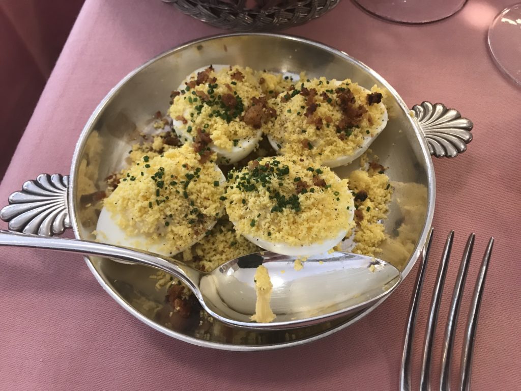 Restaurant La Poule au Pot oeufs mimosa